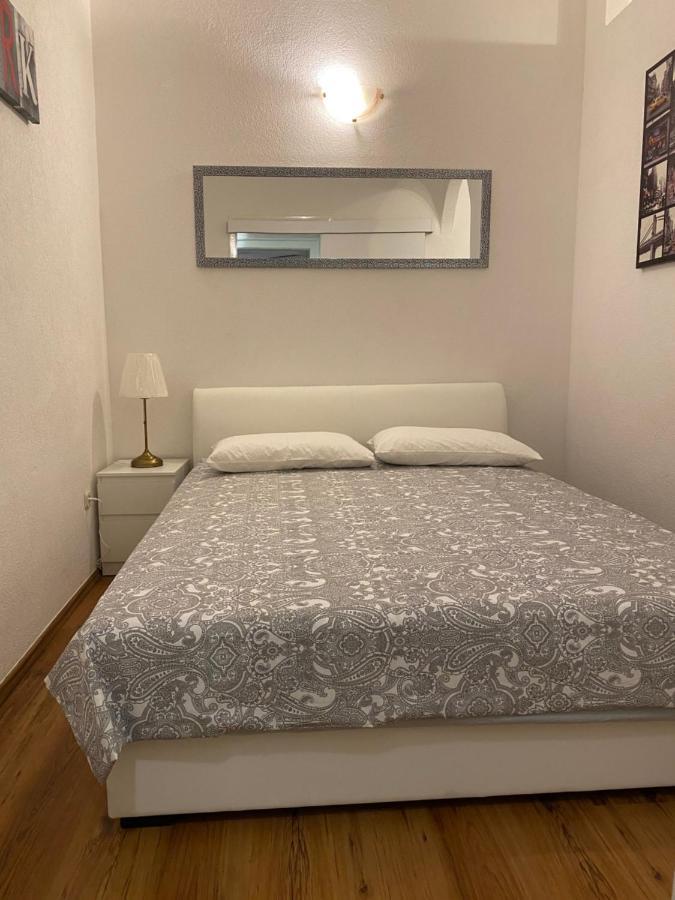 Apartment Lovrekovic Спліт Екстер'єр фото